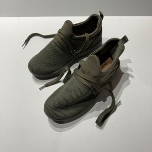 Qupid Women's Casual Athletic Shoes Green Size 6